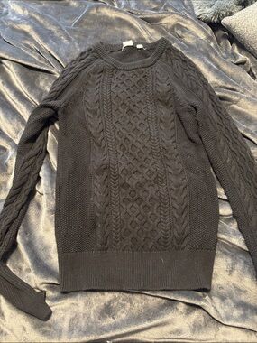 GAP Black Cable-Knit Crewneck Sweater